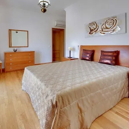 Villa Aldeia Das Acoteias Sleeps 10 Pool Air Con